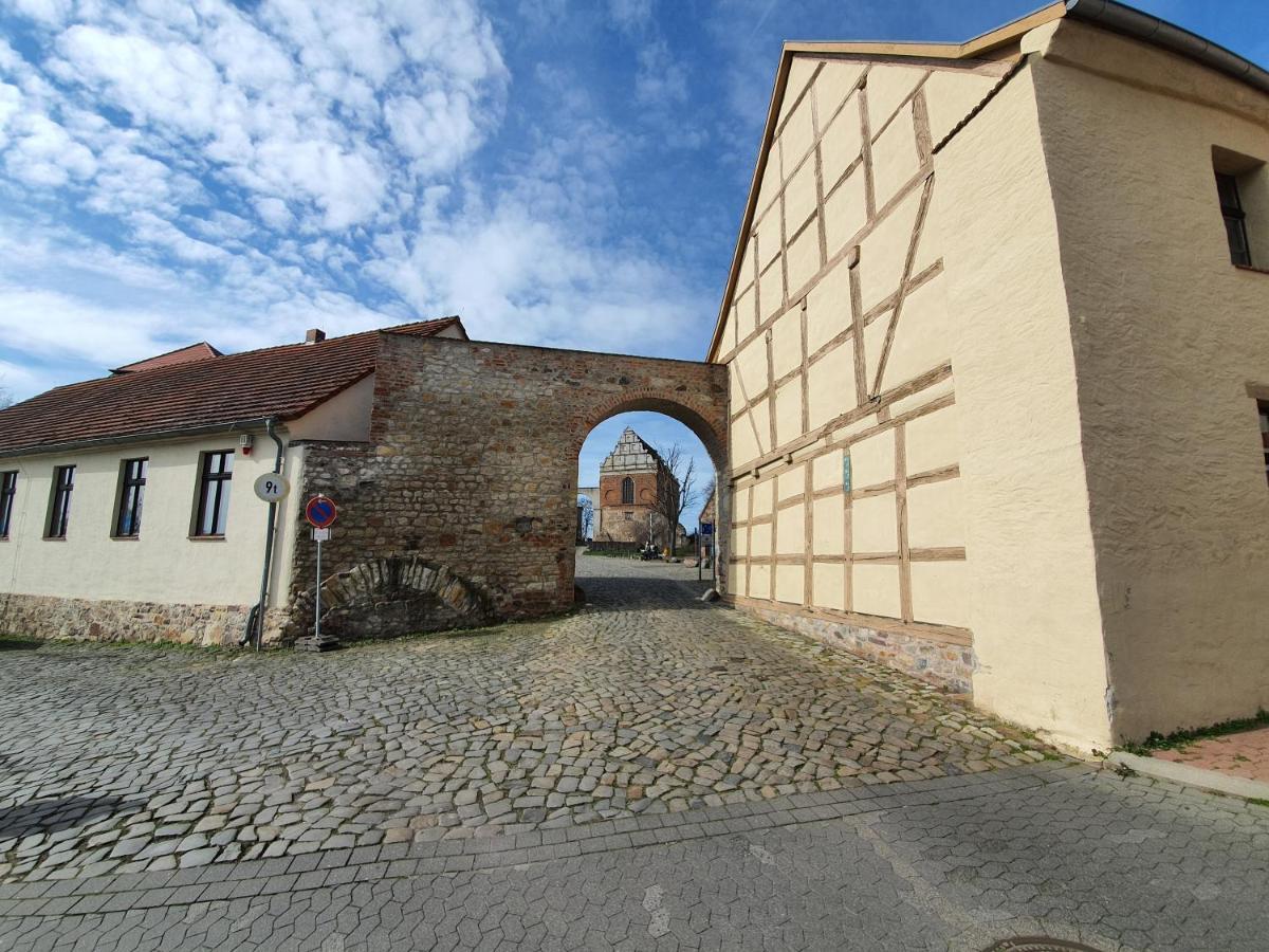Grosses Offenes Loft Oder Kleine Gemuetliche Wohnung Mit Balkon Wolmirstedt ภายนอก รูปภาพ