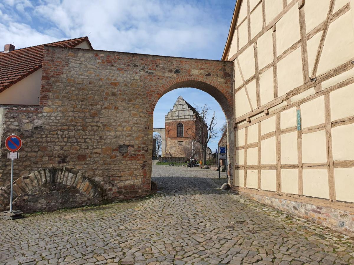 Grosses Offenes Loft Oder Kleine Gemuetliche Wohnung Mit Balkon Wolmirstedt ภายนอก รูปภาพ