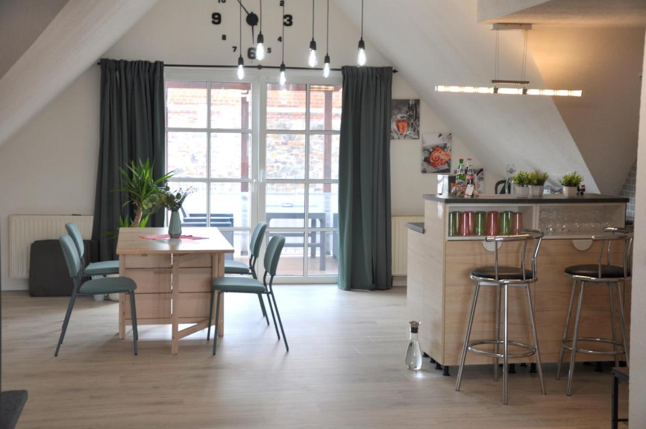 Grosses Offenes Loft Oder Kleine Gemuetliche Wohnung Mit Balkon Wolmirstedt ภายนอก รูปภาพ